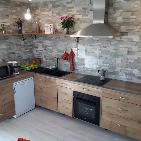 Grand Avec Jardin Promos En Juillet Location A La Semaine Samedi Au Samedi Ou Dimanche Au Dimanche Apartment *